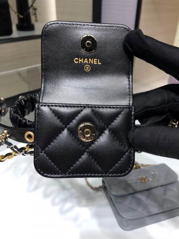 HyperPeter CHANEL AIRPODS CASE 0813
